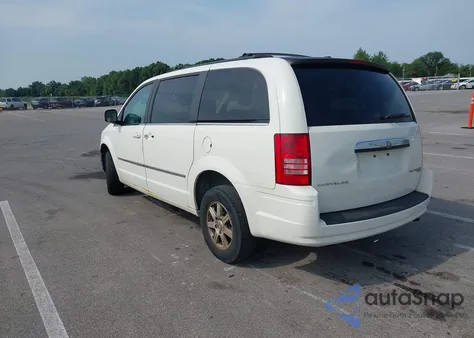 2010 Chrysler Town & Country Touring from USA, damaged, VIN 2A4RR5D14AR184003